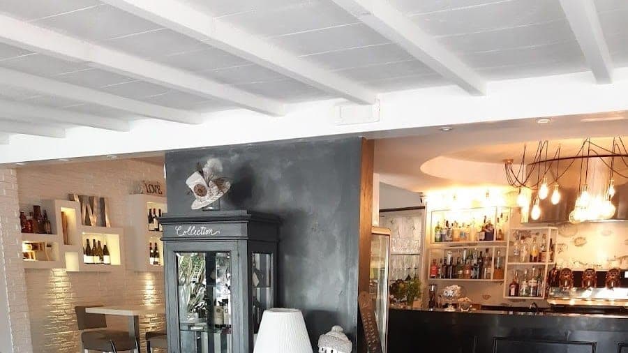Bar Tazzini