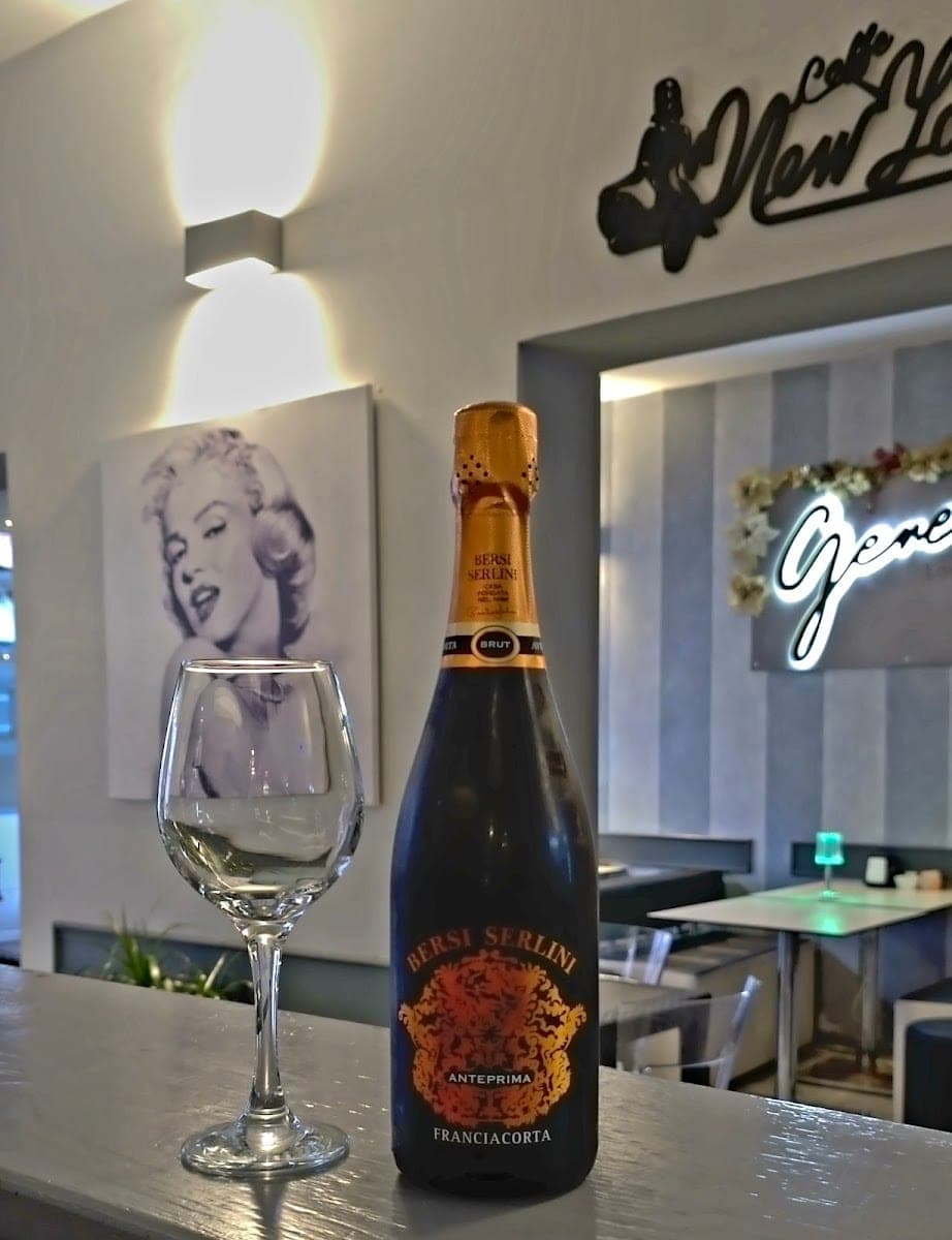 Genesis Lounge Bar
